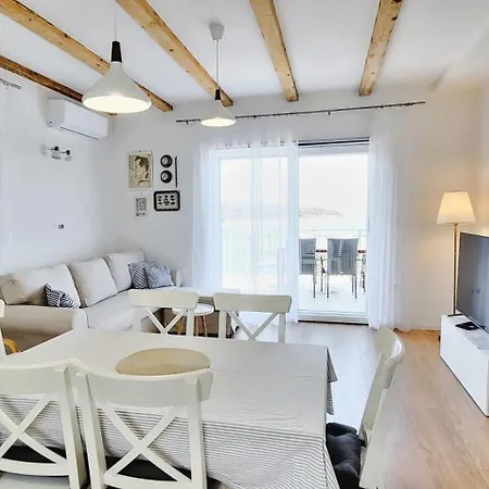 Apartment Captain's House Primosten - Feel The Sea
